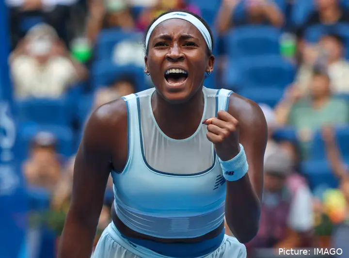 Coco Gauff cheering