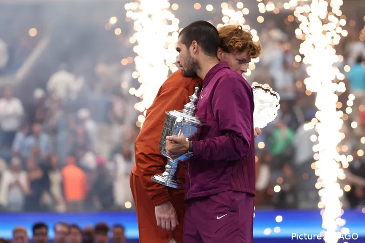 Alcaraz venció a Sinner en la final del US Open por 6-2, 3-6, 6-1, 6-4