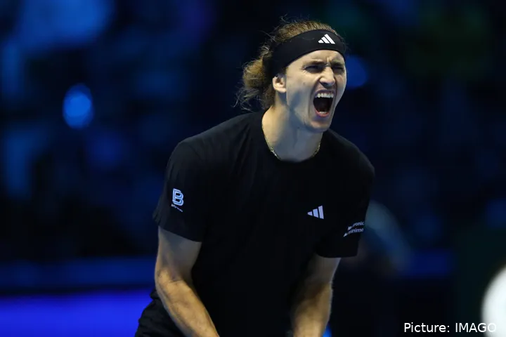 Alexander Zverev celebra con pasión durante las ATP Finals 2025
