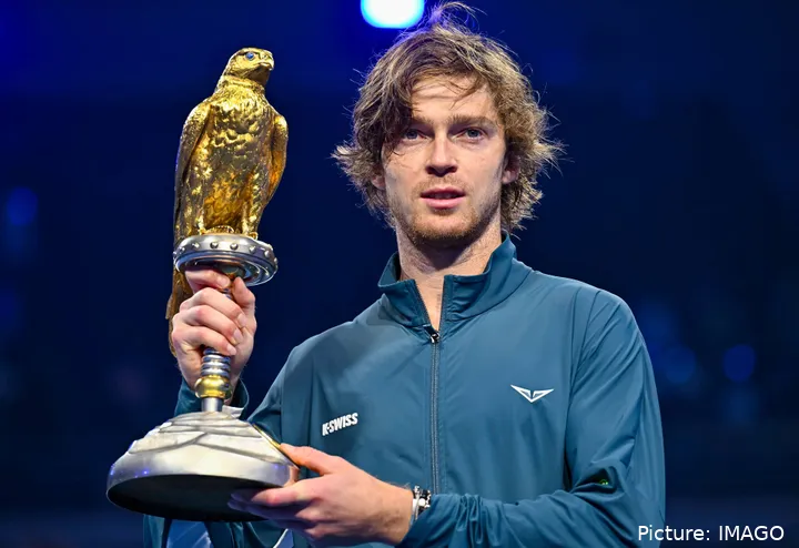 Andrey Rublev celebra en el Qatar Open 2025