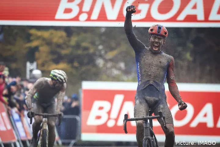 Pim Ronhaar wint etappe 5 van de UCI Wereldbeker veldrijden elite mannen 2023