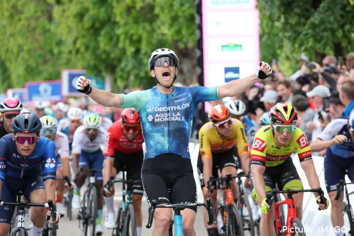 Sam Bennett wint etappe 2 van de 4 Jours de Dunkerque 2024. @Sirotti