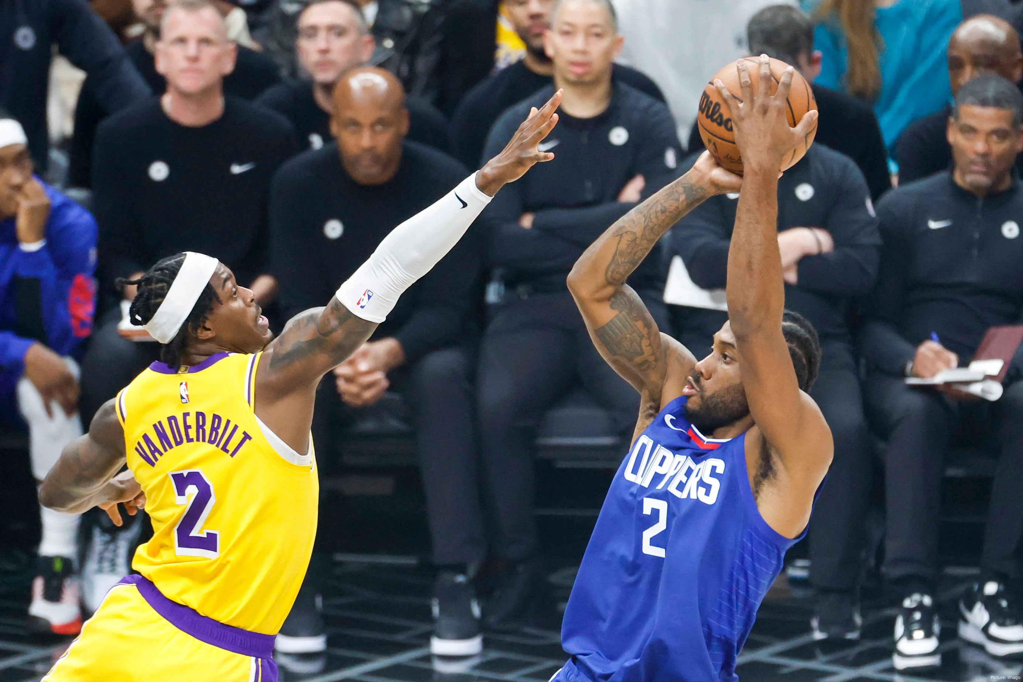 jarred vanderbilt kawhi leonard lakers clippers imago1039441245h