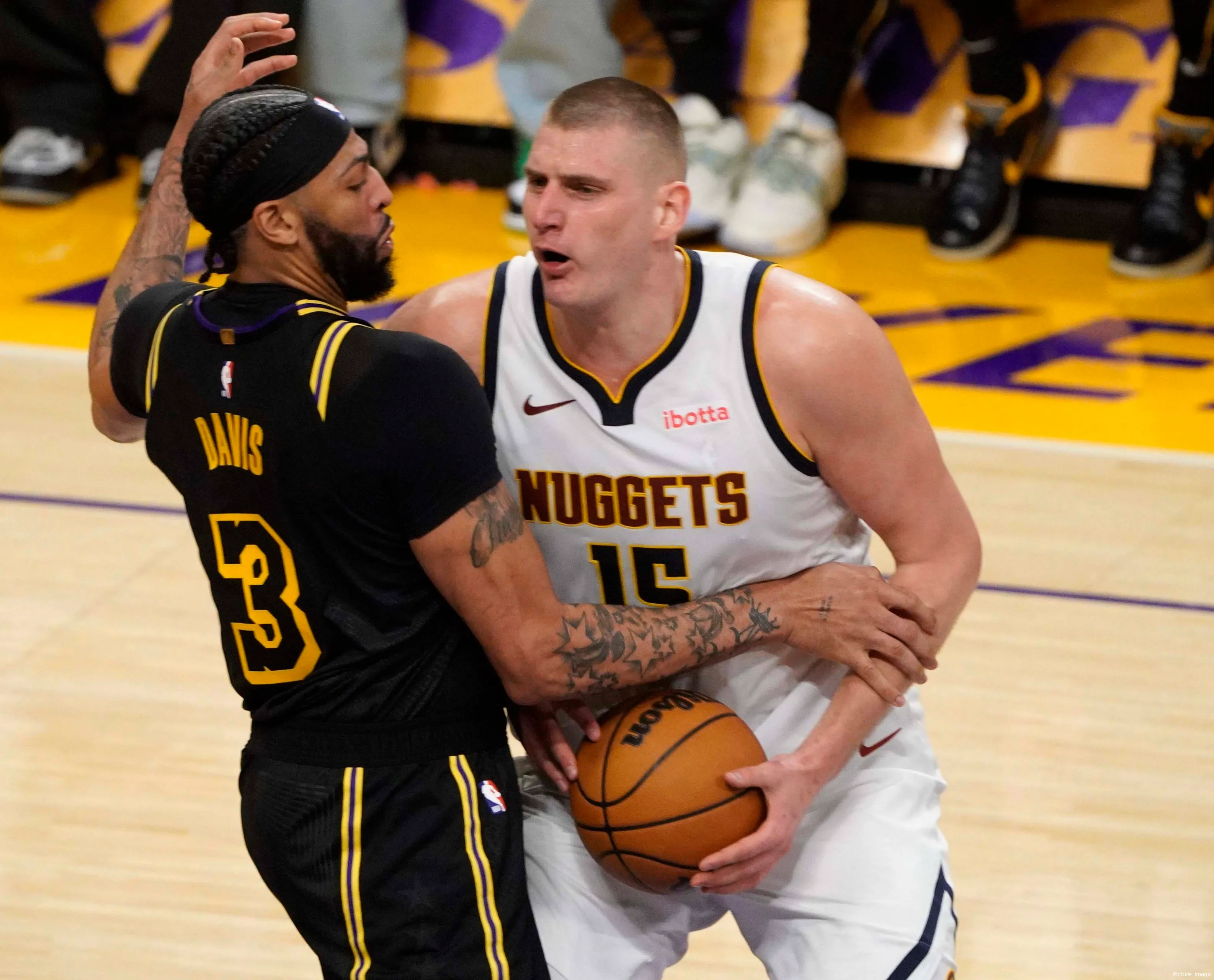 jokic davis lakers nuggets imago1040278779h