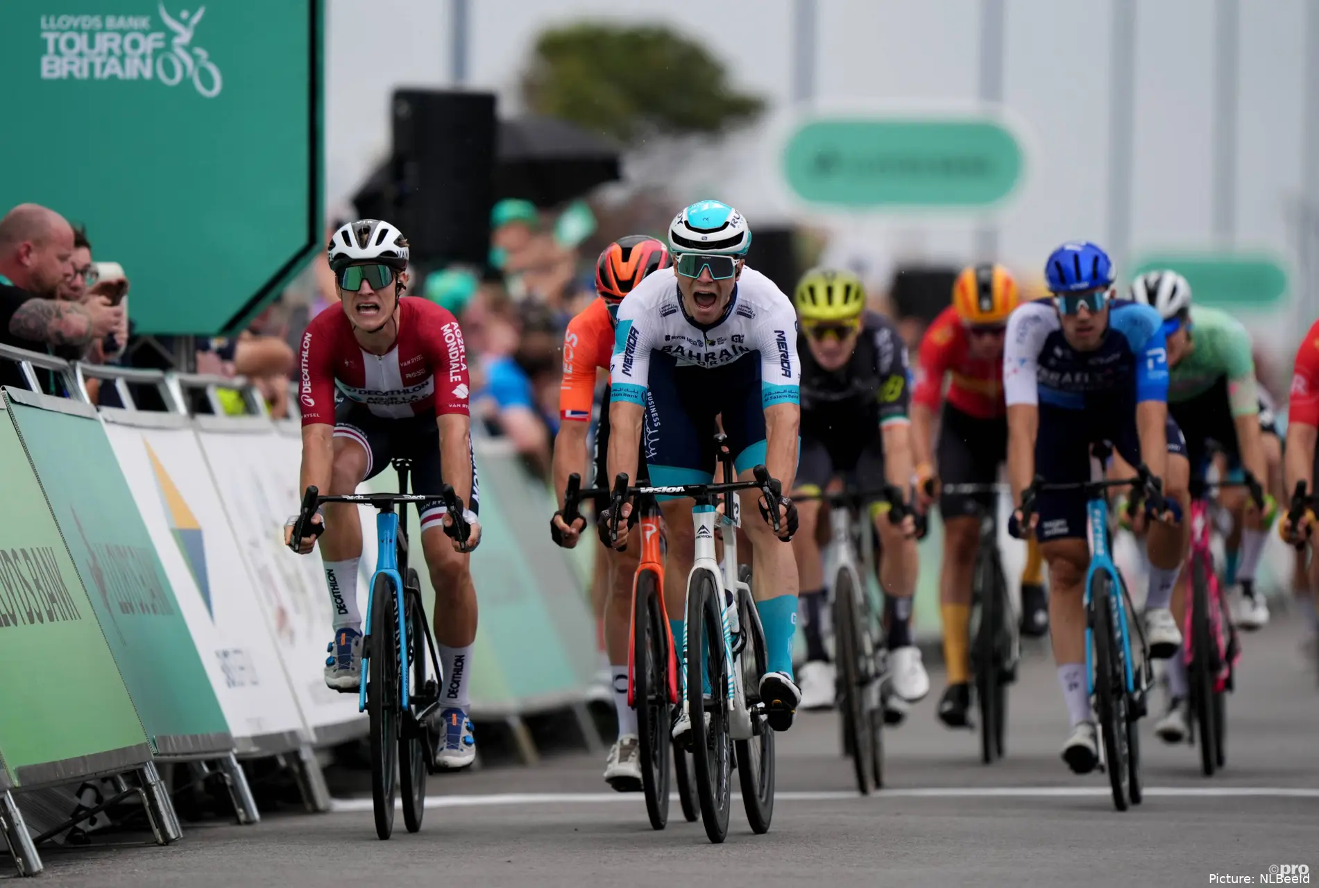 Matevz Govekar sprint naar de zege in de Tour of Britain 2024