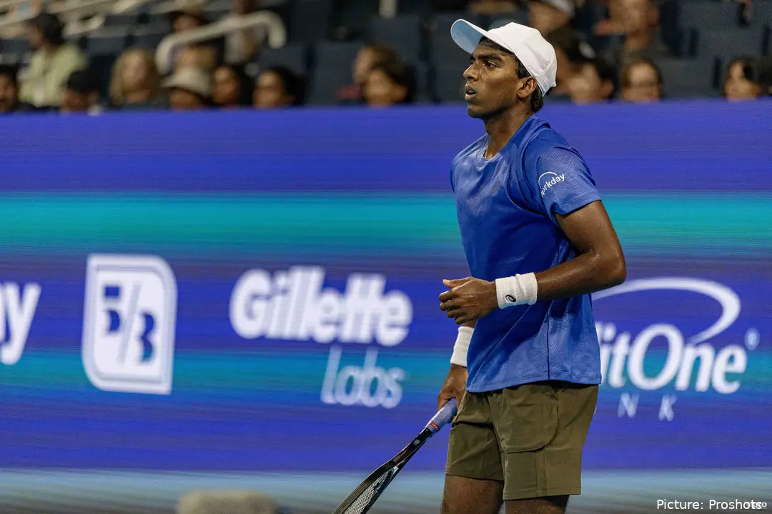 Nishesh Basavareddy en la línea de fondo durante el Abierto de Acapulco 2025