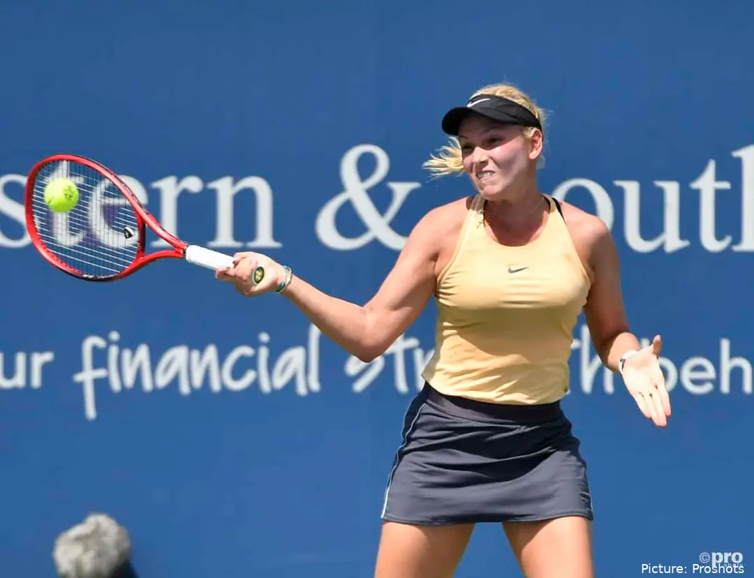 Donna Vekic hitting a forehand
