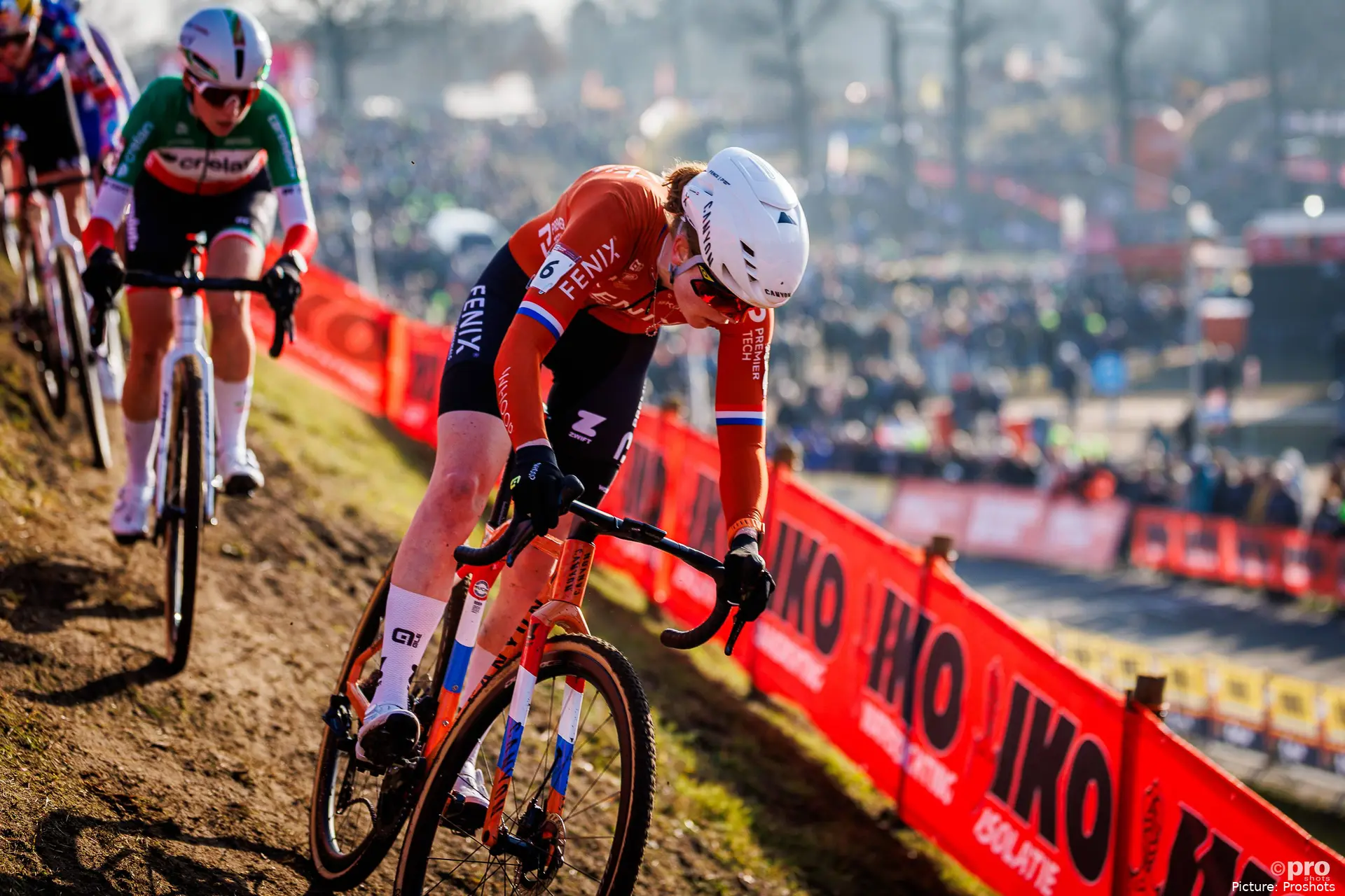 Puck Pieterse  racing in the 2026 Hoogerheide World Cup