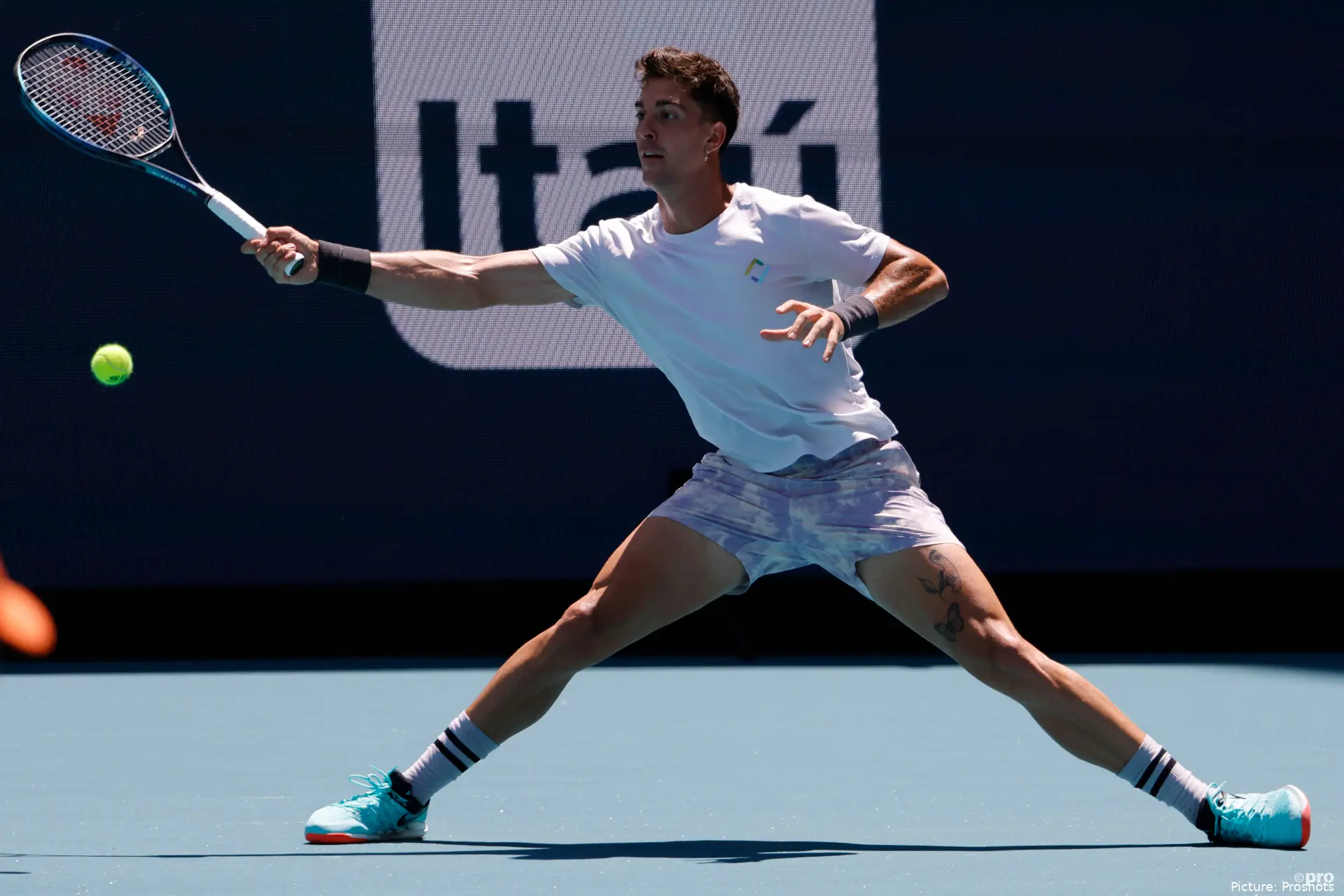 kokkinakis miami 2 6246bdfeea32c