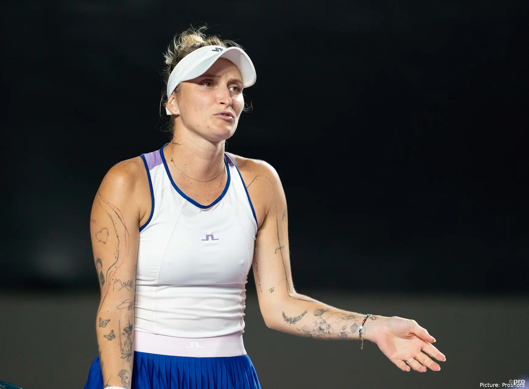 Marketa Vondrousova complaining