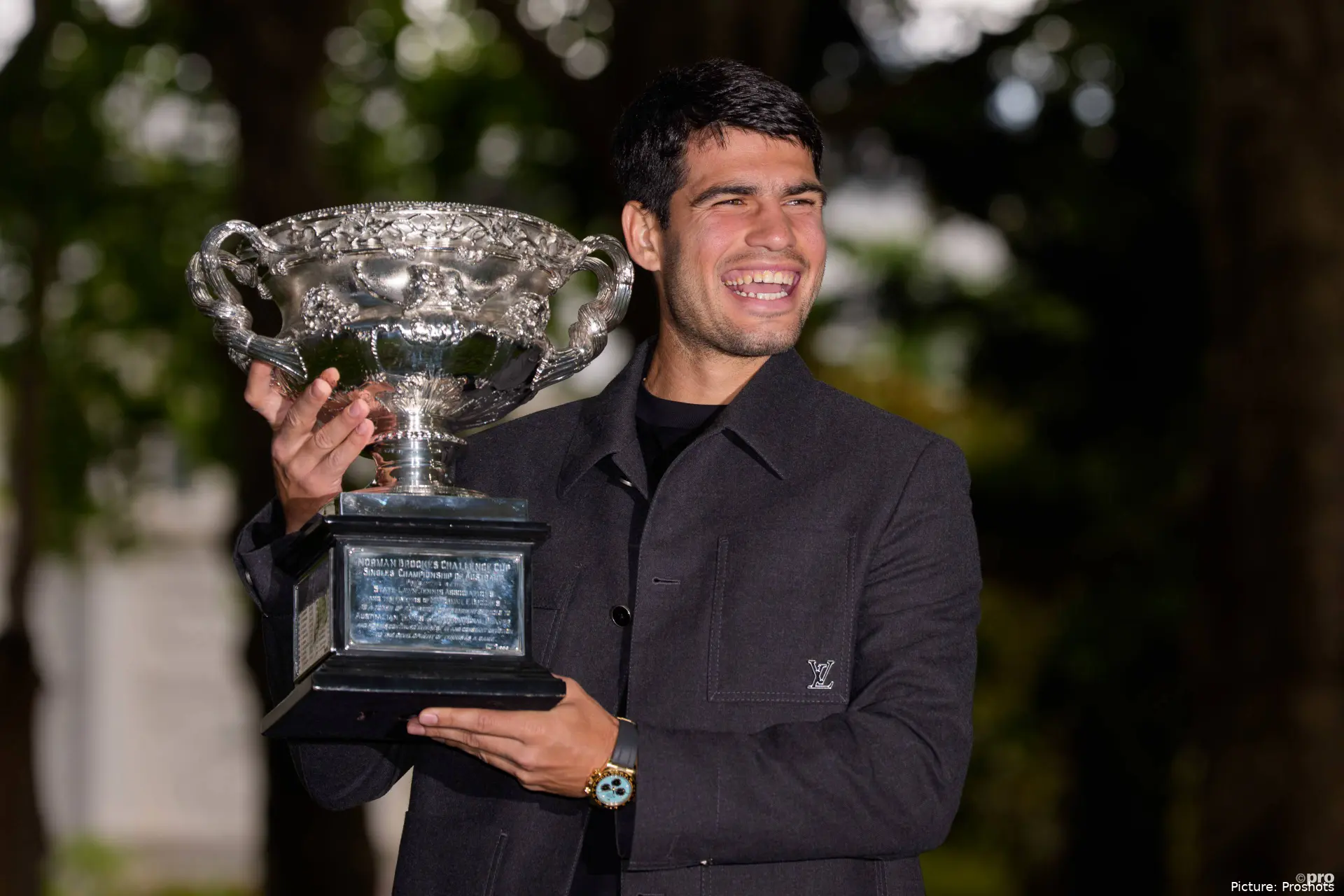 carlos alcaraz australian open trophy