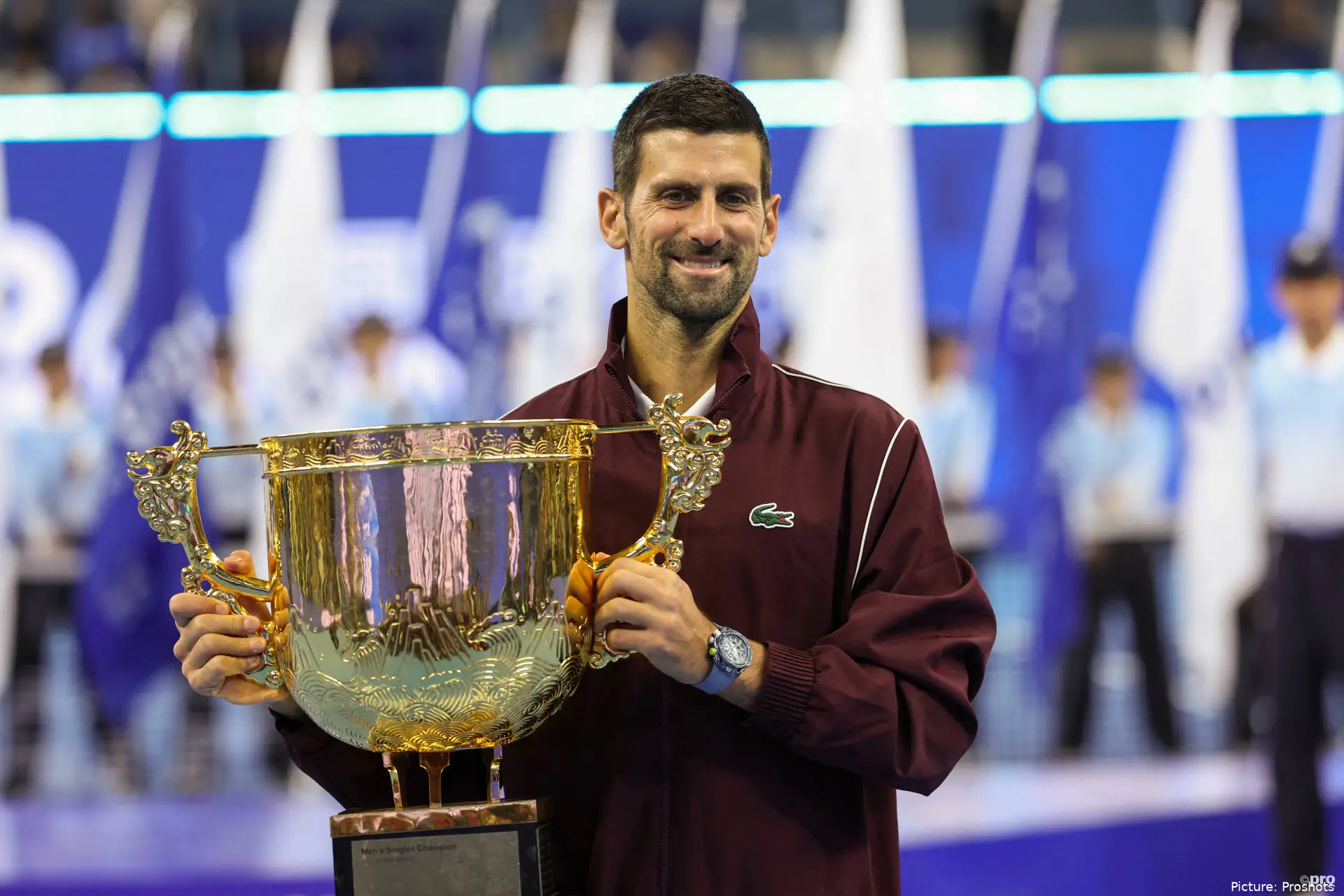 novak-djokovic-china-open-trophy