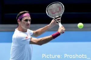 Federer hits a backhand in his last appearance at the Australian Open
