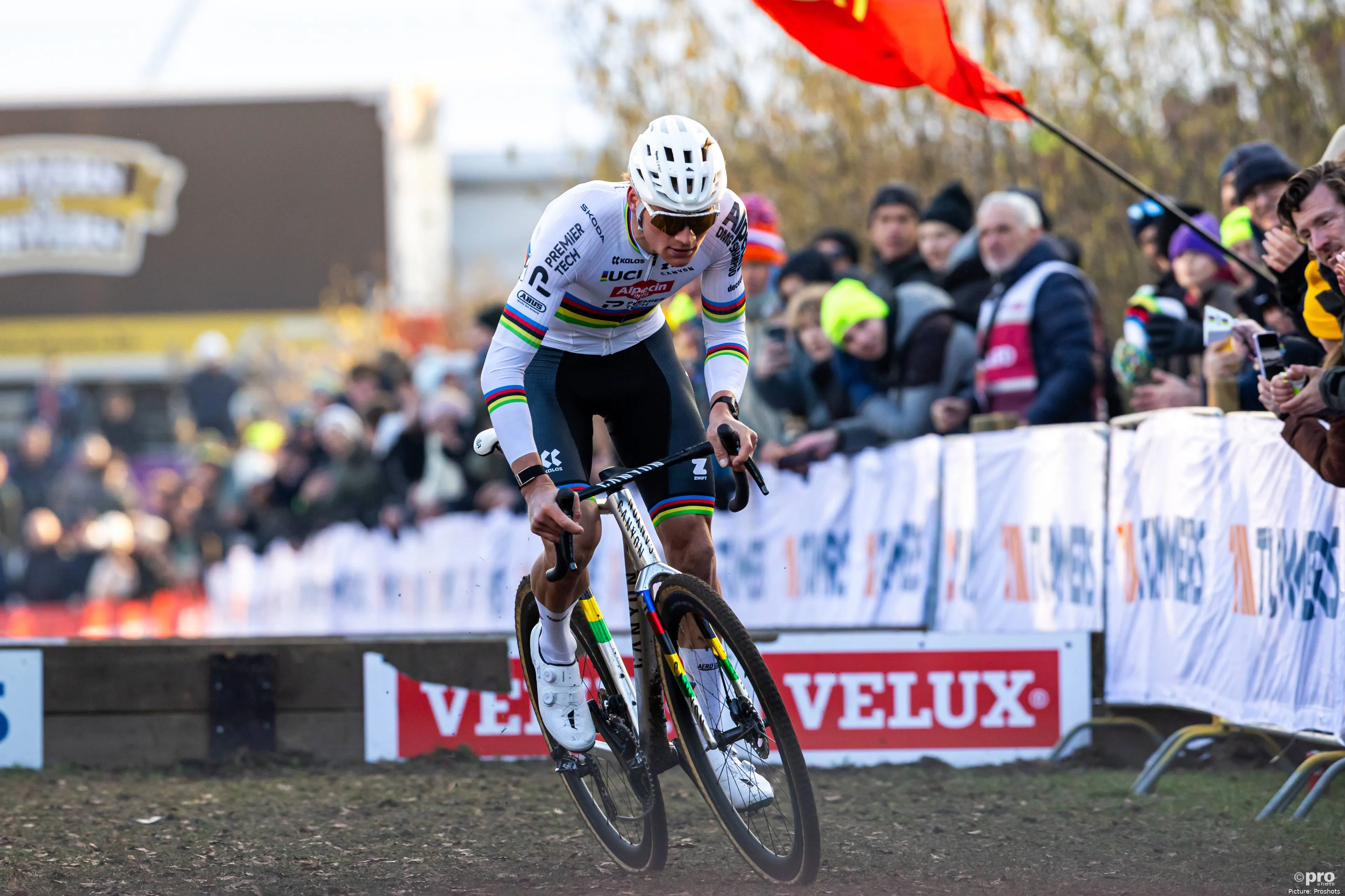 Mathieu van der Poel jumping the barriers at the 2026 Hoogerheide World Cup