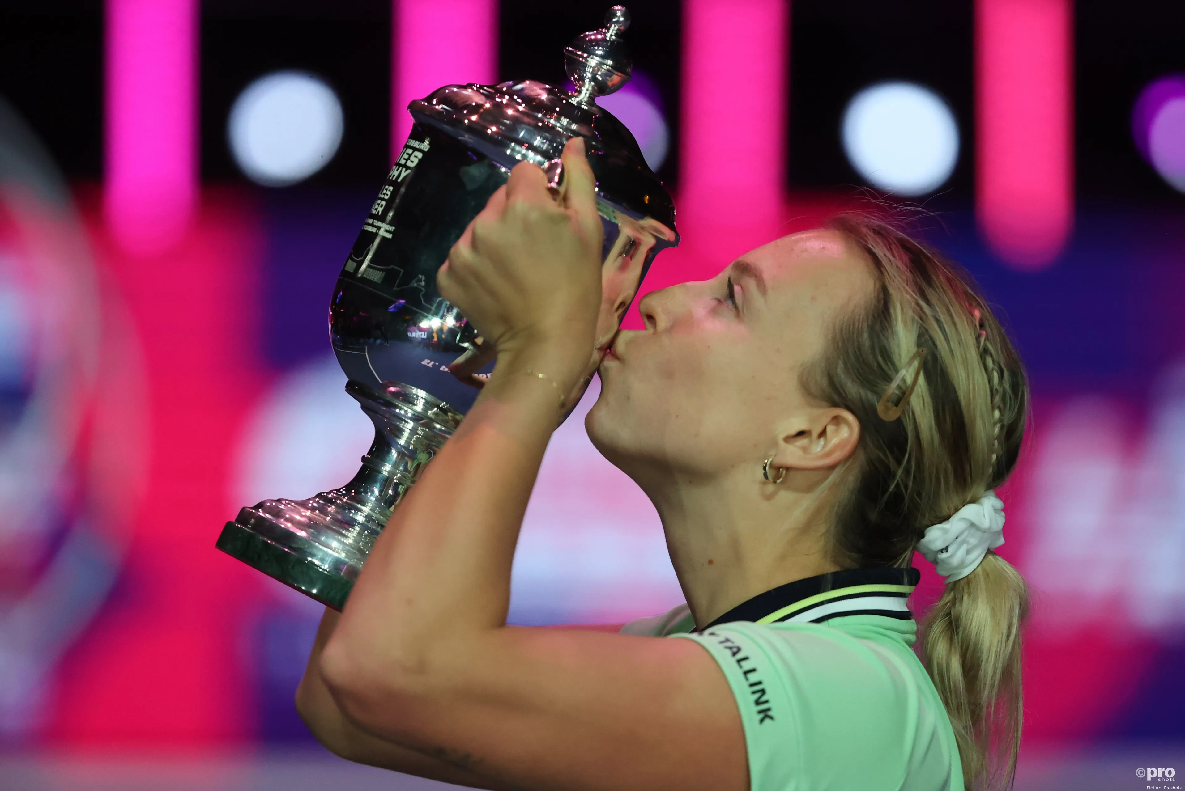 Kontaveit Trophy