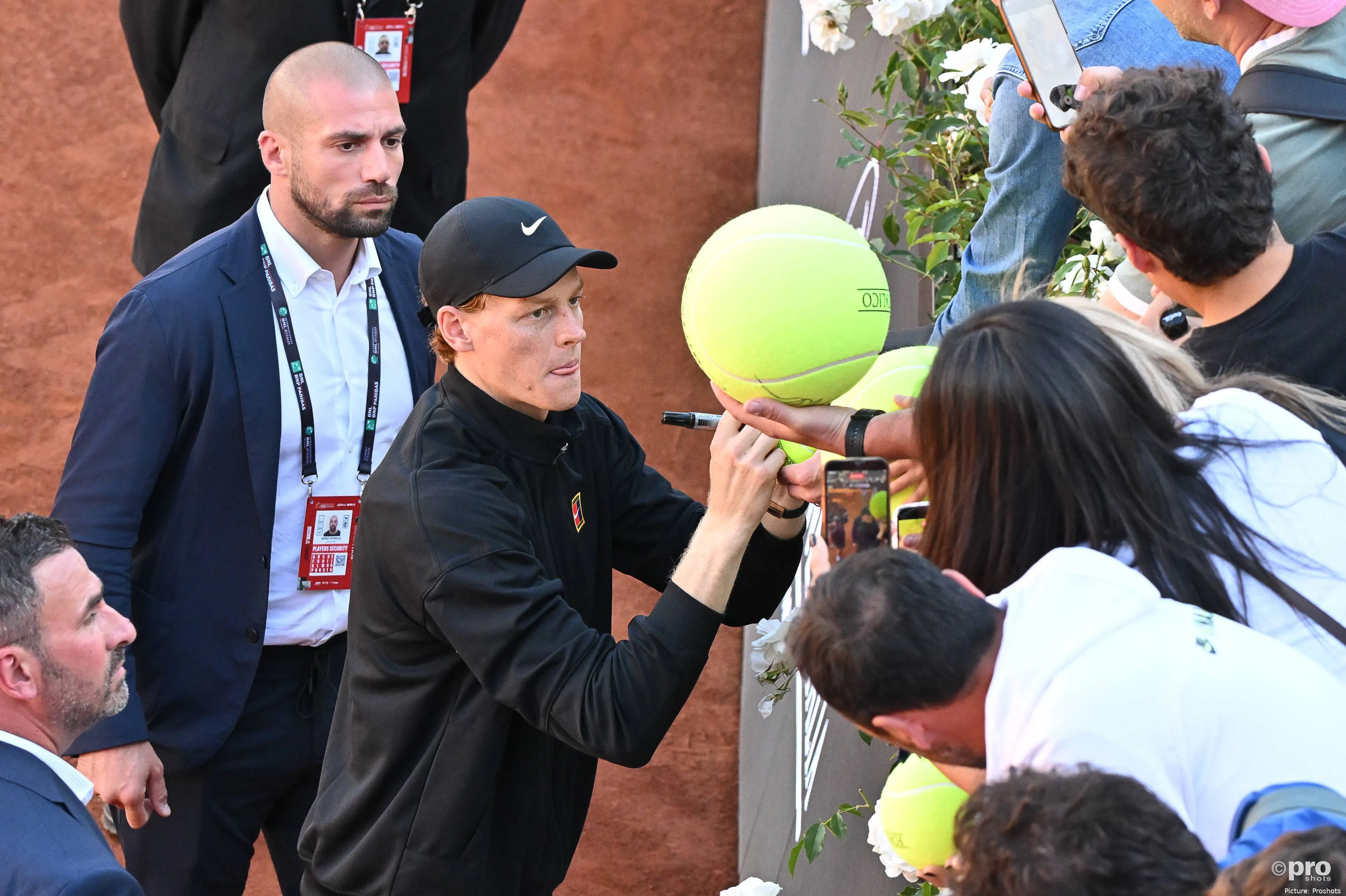 jannik-sinner-autograph-rome-open-2026