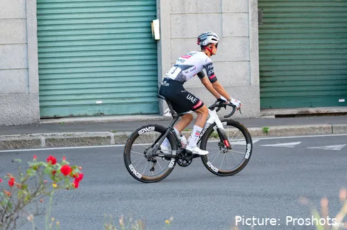 Isaac del Toro, vencedor de múltiples clásicas italianas para UAE