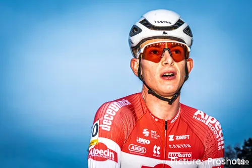 Tibor del Grosso tras una carrera de ciclocross en la temporada 2025-2026