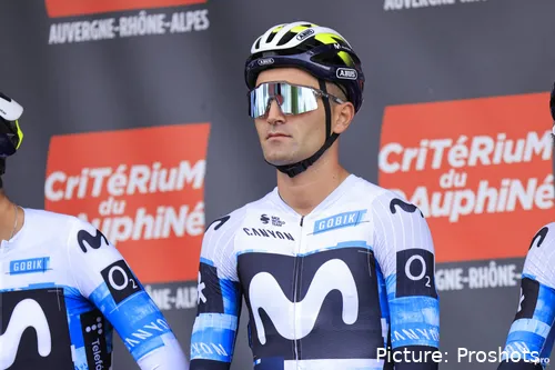 Ruben Guerreiro, con el maillot de Movistar en el Critérium du Dauphiné 2025
