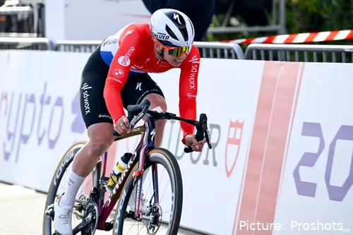 Lorena Wiebes, estrella del ciclismo.