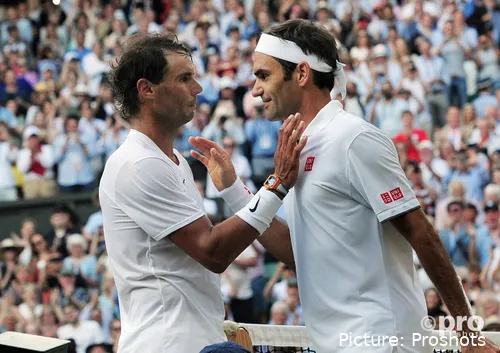Rafa Nadal y Roger Federer en Wimbledon 2019.