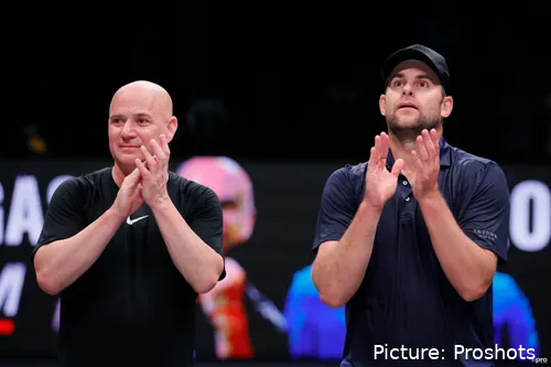 Andy Roddick und Andre Agassi bei einer Pickleball-Veranstaltung