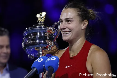 Sabalenka gewann ihren zweiten Grand-Slam-Titel bei den Australian Open 2024, nachdem sie Zheng Qinwen besiegt hatte.