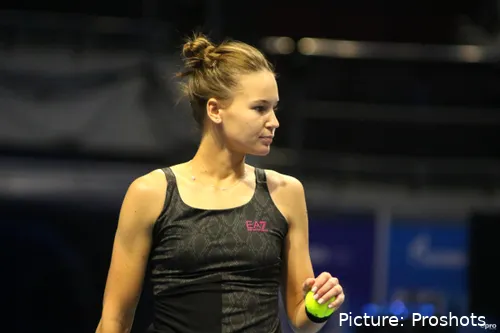 Bild Veronika Kudermetova Blick seitwärts gerichtet<br>