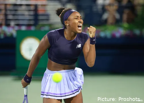 Coco Gauff celebra un punto en el Dubai Duty Free Tennis Championships 2026