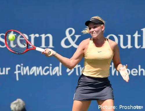 Donna Vekic hitting a forehand