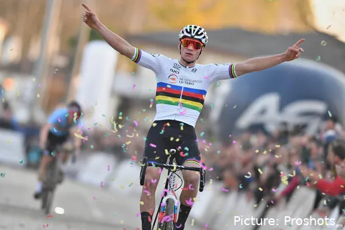 Mathieu van der Poel wint Zilvermeercross