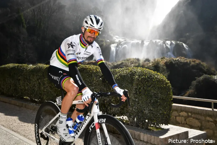 Julian Alaphilippe foi campeão mundial por duas vezes seguidas, em 2020 e em 2021