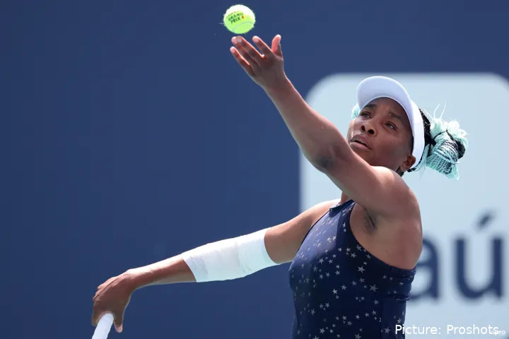 Venus Williams en acción en el Miami Open 2021