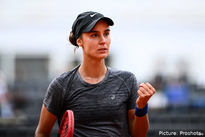 Kalinina celebrates a point during her campaign at 2023 Rome Open