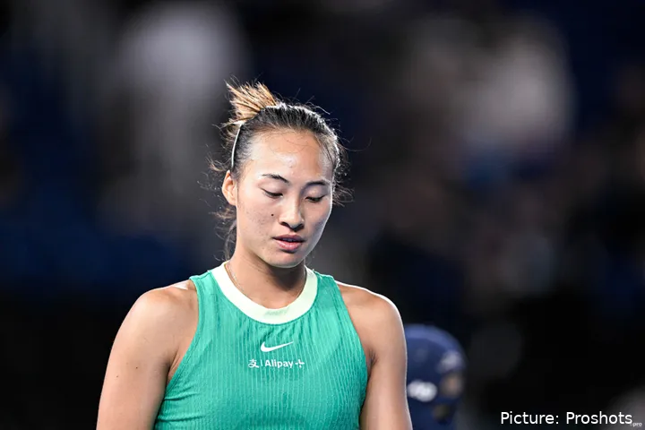 Zheng Qinwen en el Open de Australia 2024.