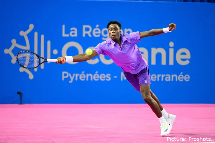 Moise Kouame at full stretch