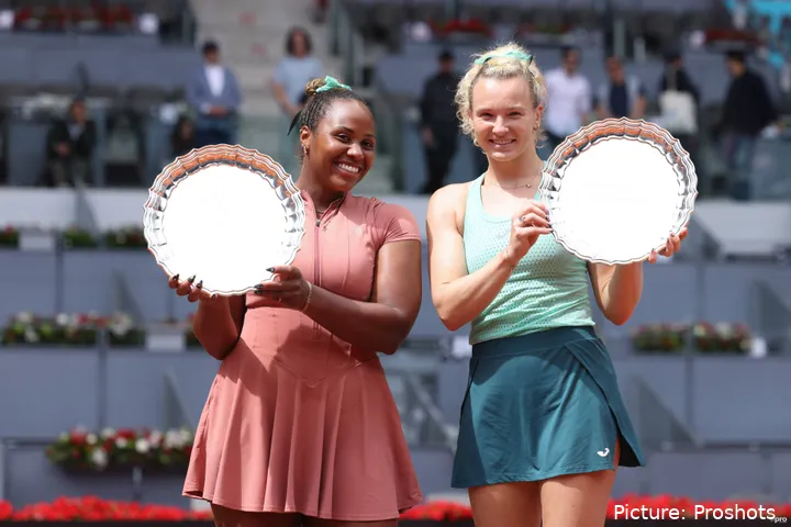 taylor-townsend-katerina-siniakova-doubles-trophy-madrid-open-2026