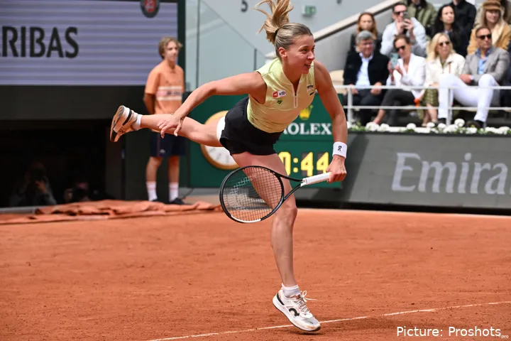 Maja Chwalinska of Poland at Roland Garros