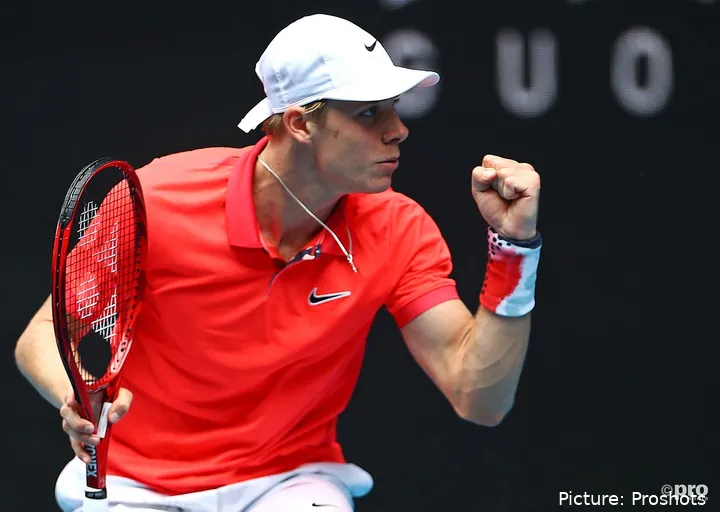 Shapovalov fist bumps.