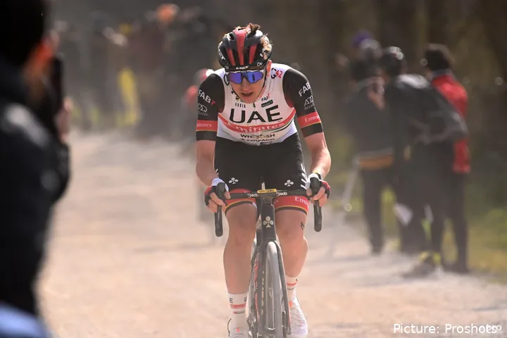 Tadej Pogacar heeft Strade Bianche twee keer gewonnen met langeafstandsaanvallen