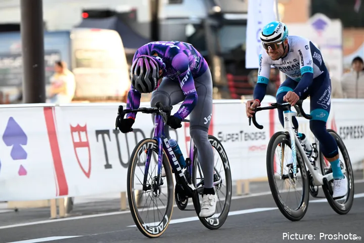 Michael Matthews bij het Beking Criterium 2025 in Monaco
