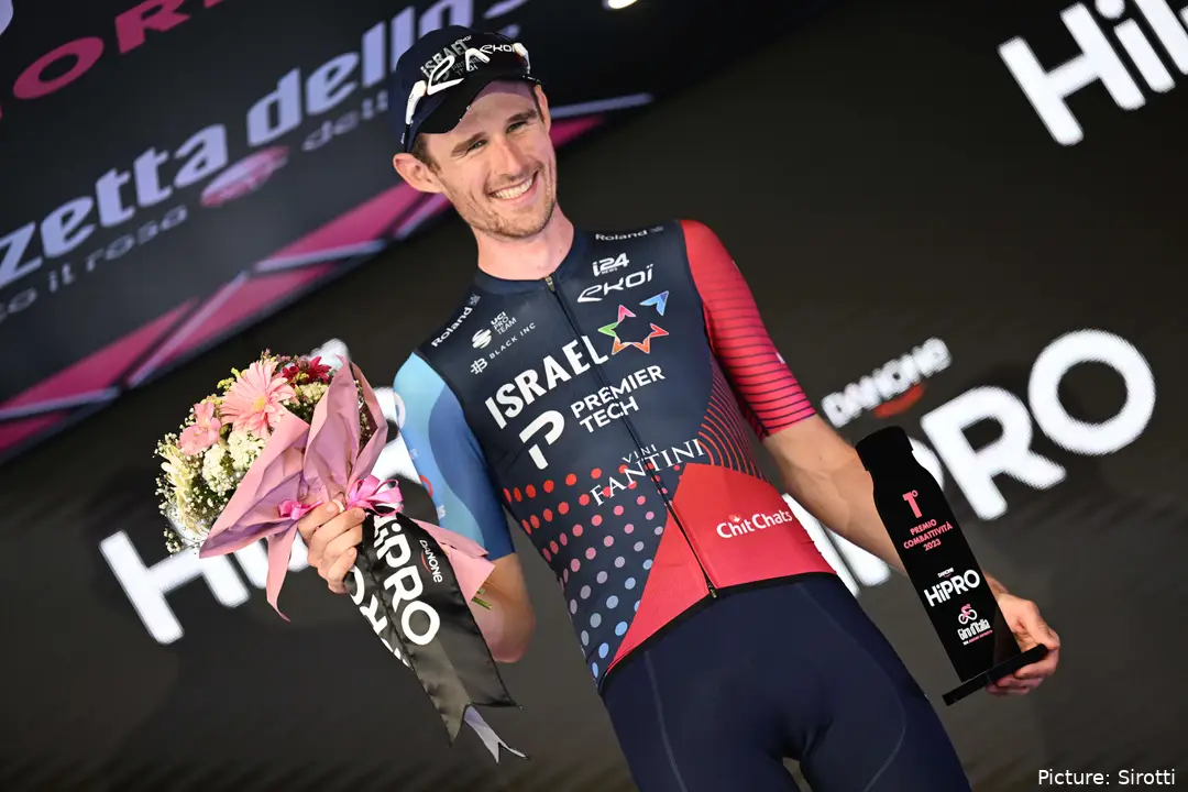 Gee recibió el premio al corredor más combativo en la edición 2023 del Giro