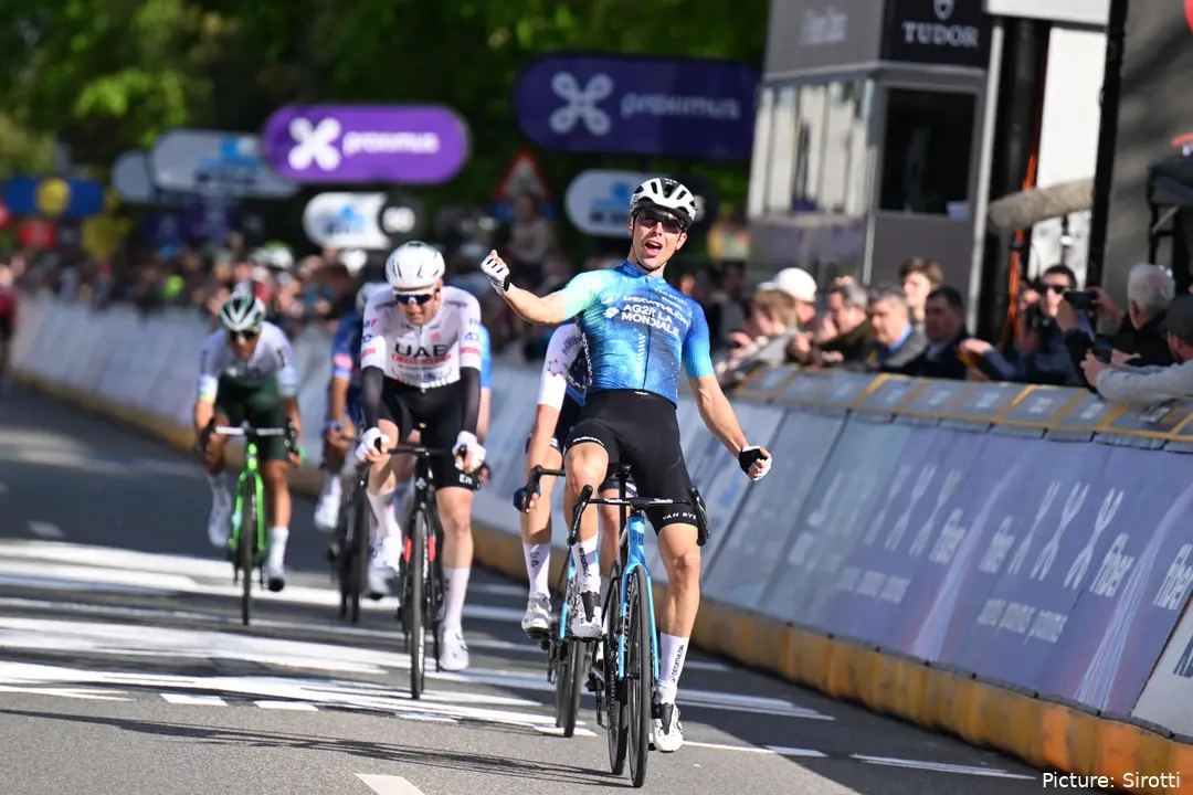 Benoit Cosnefroy apunta a fichar por el UAE de Tadej Pogacar