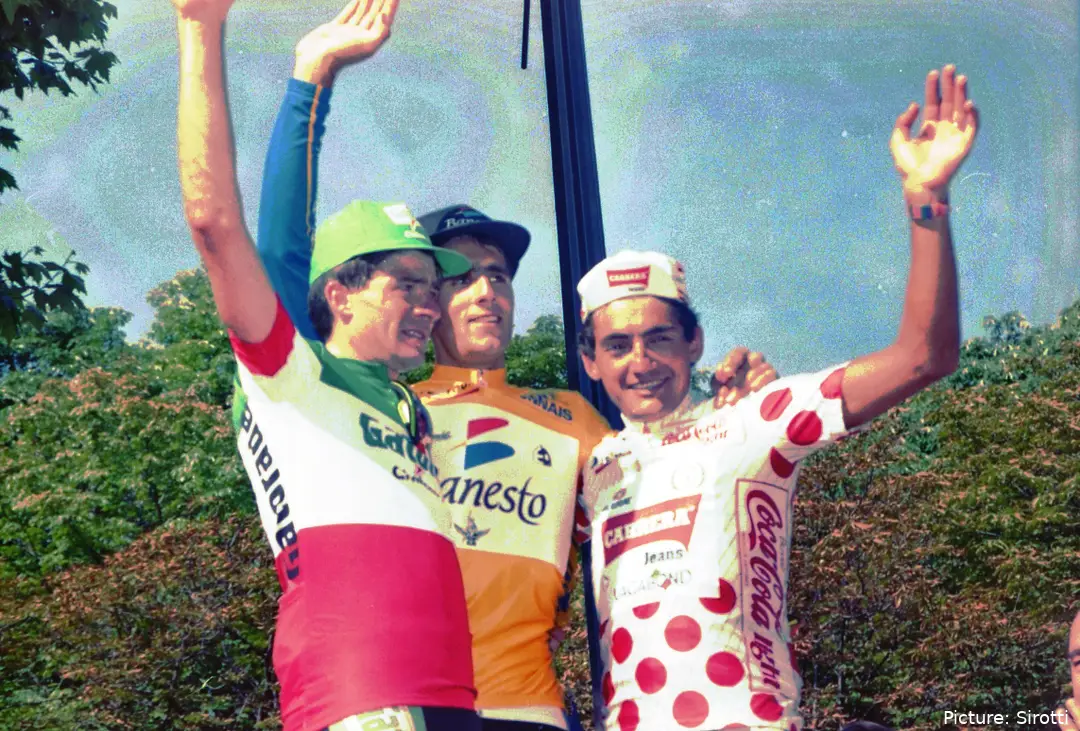 Chiappucci (d), en su época de profesional junto a Induráin (c) y Bugno (i)