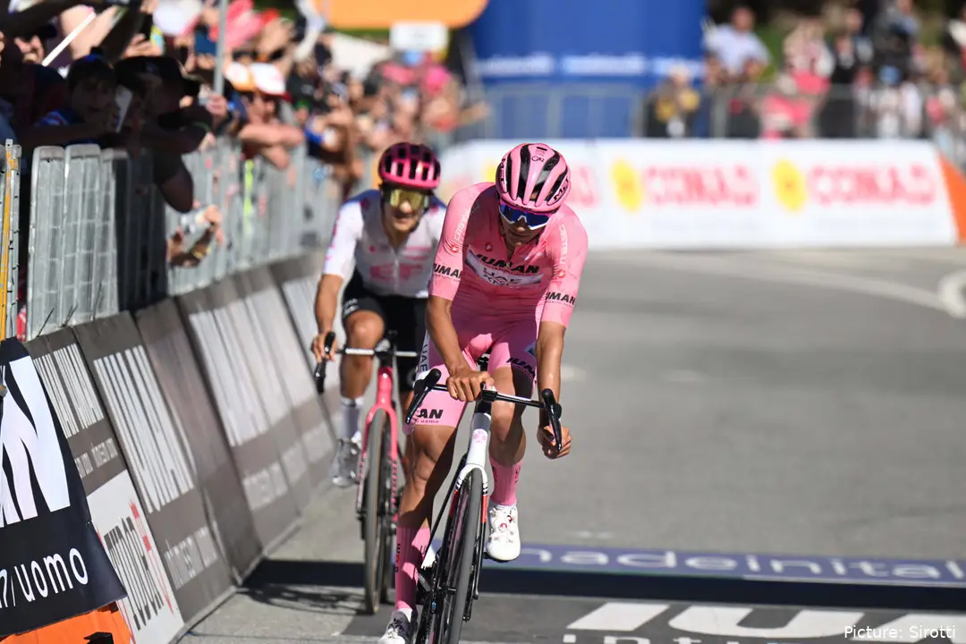 Isaac del Toro y Richard Carapaz, 2º y 3º del Giro de Italia 2025, respectivamente