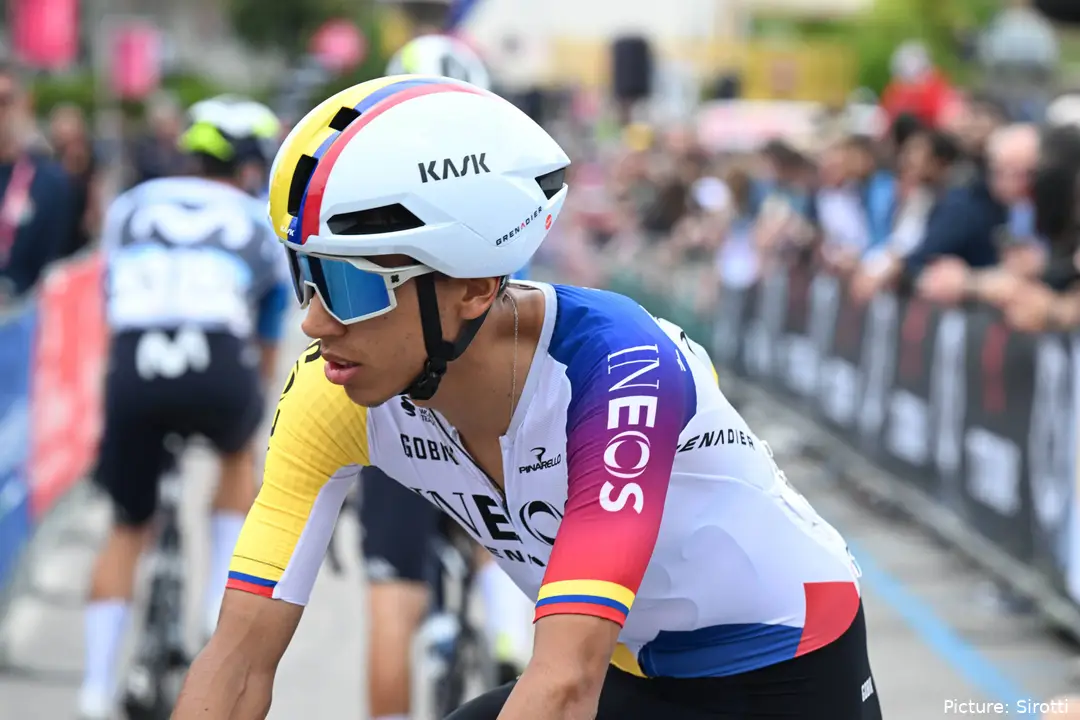 Egan Bernal está 6º en la general del Giro de Italia 2025 tras 16 etapas