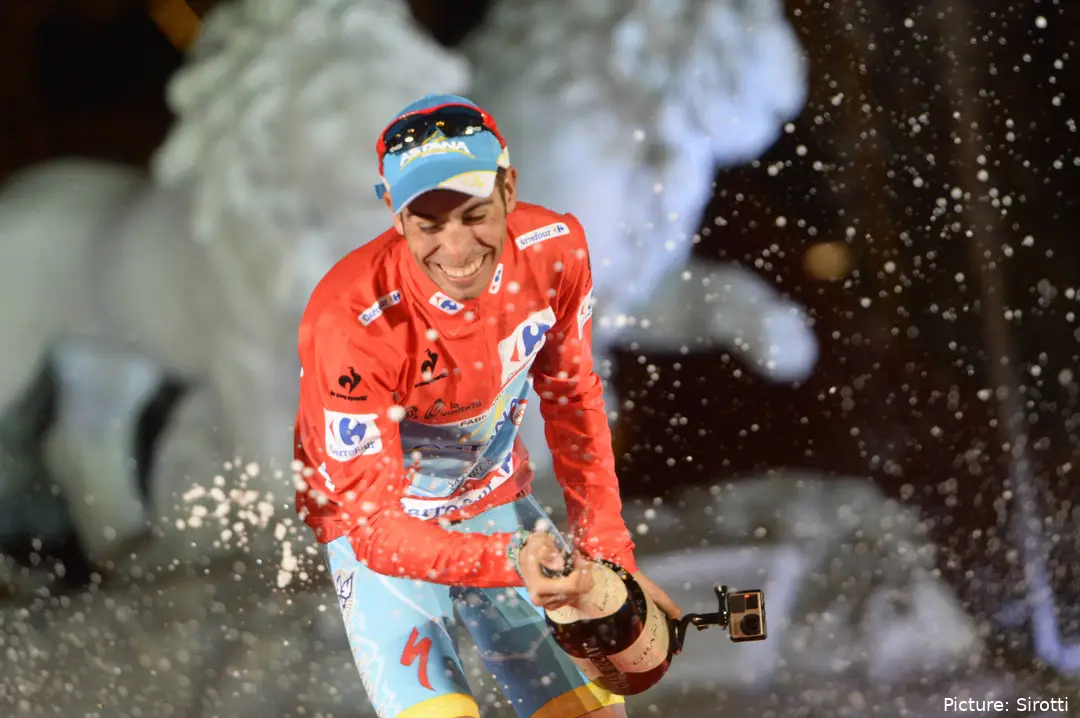 Fabio Aru celebra su victoria en La Vuelta