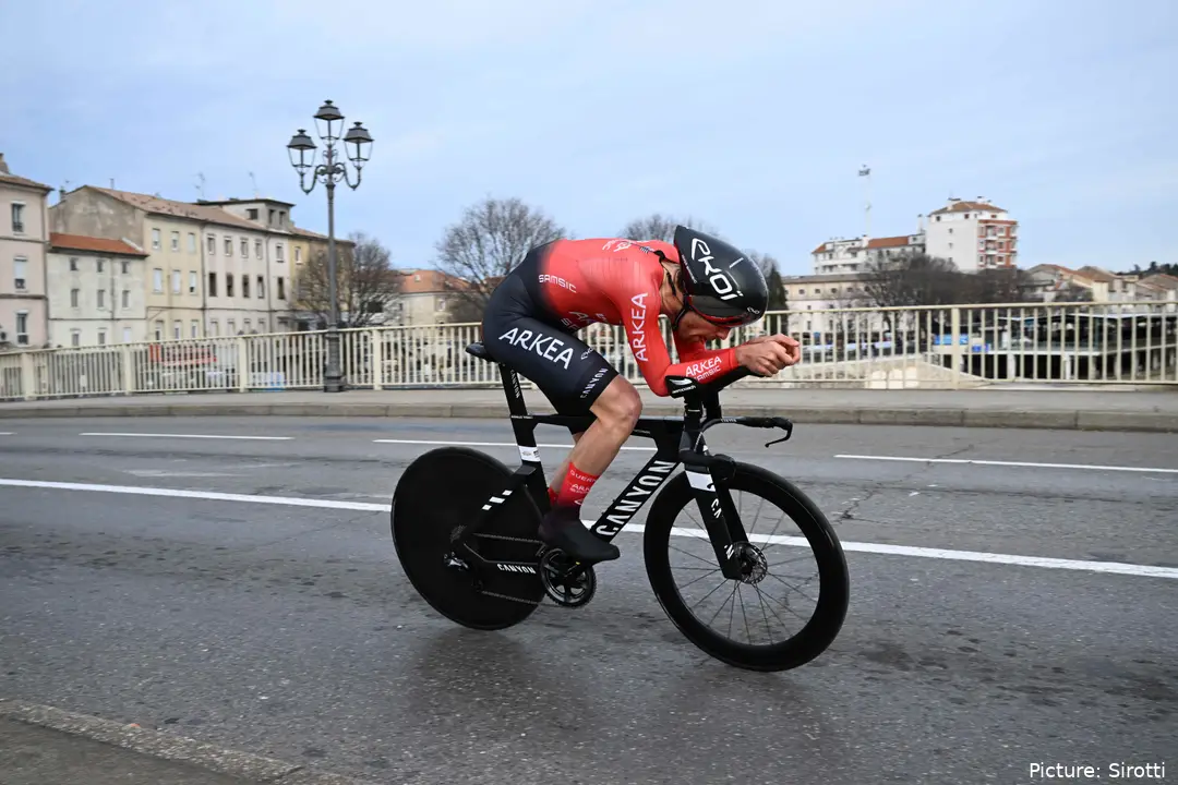 Thibault Guernalec en acción en una crono del Tour de Francia.&nbsp;