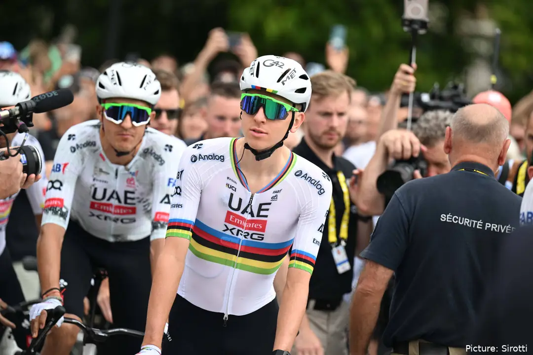 Tadej Pogacar, con el maillot de campeón del mundo