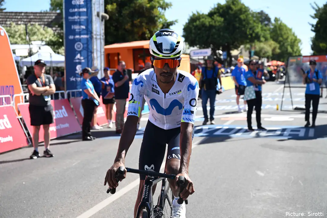 Natnael Tesfatsion, de Movistar Team, en la etapa 1 del Tour Down Under 2026